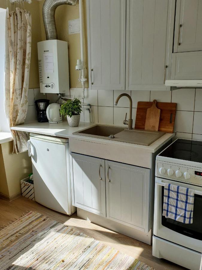 Sunny Apartment, 7 Min With Tram To The Old Town Tallinn Bagian luar foto