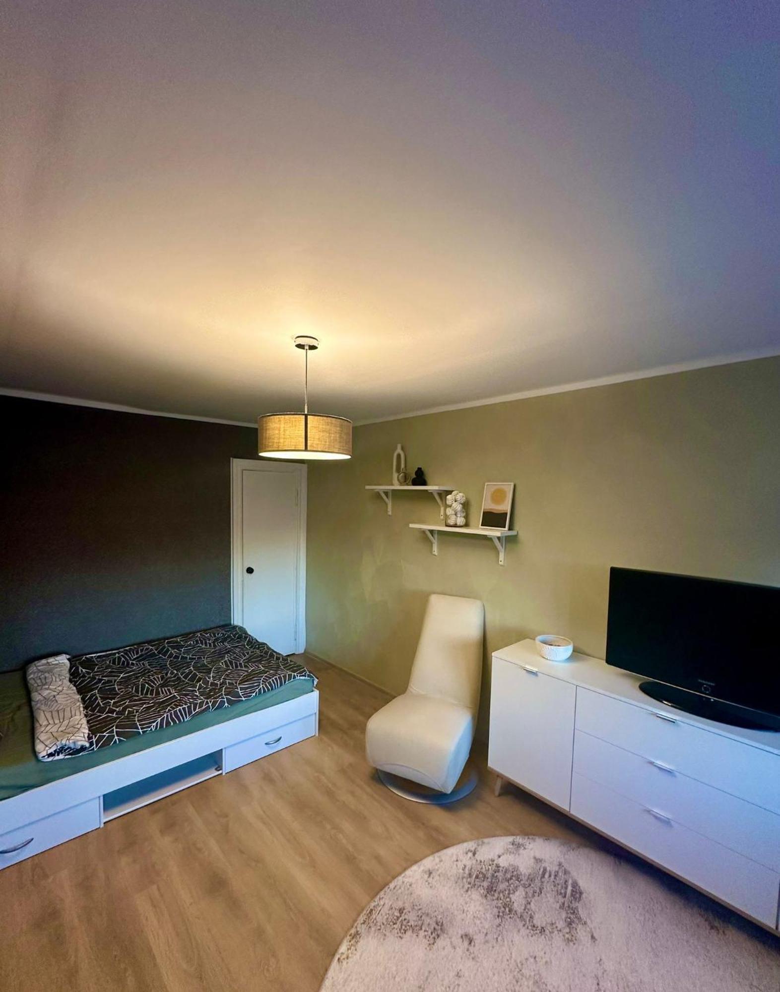 Sunny Apartment, 7 Min With Tram To The Old Town Tallinn Bagian luar foto